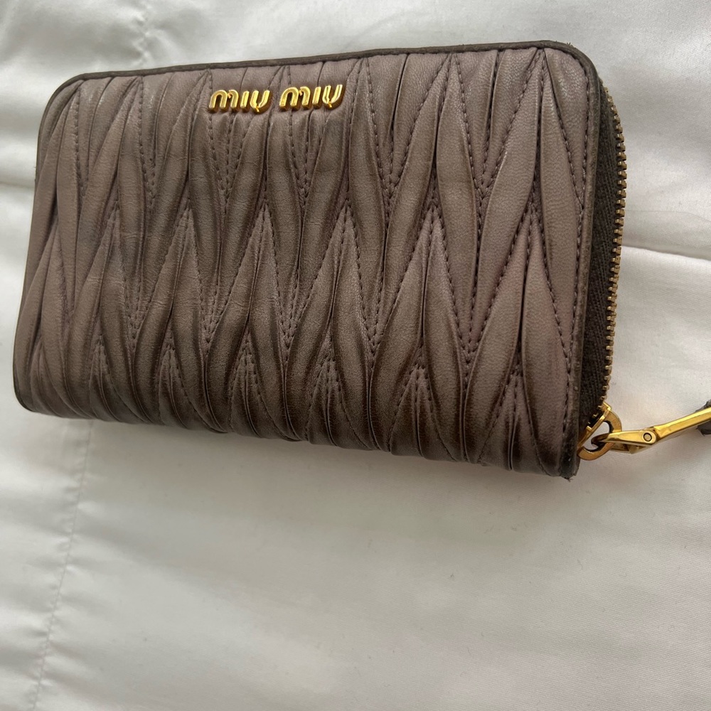 Miu Miu Matelasse Small Wallet in Argilla